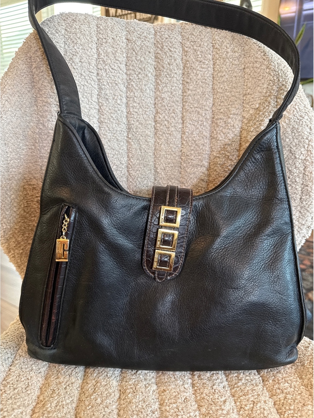 Vintage Carriage House Black Leather Shoulder Bag with Gold Buckle Accents